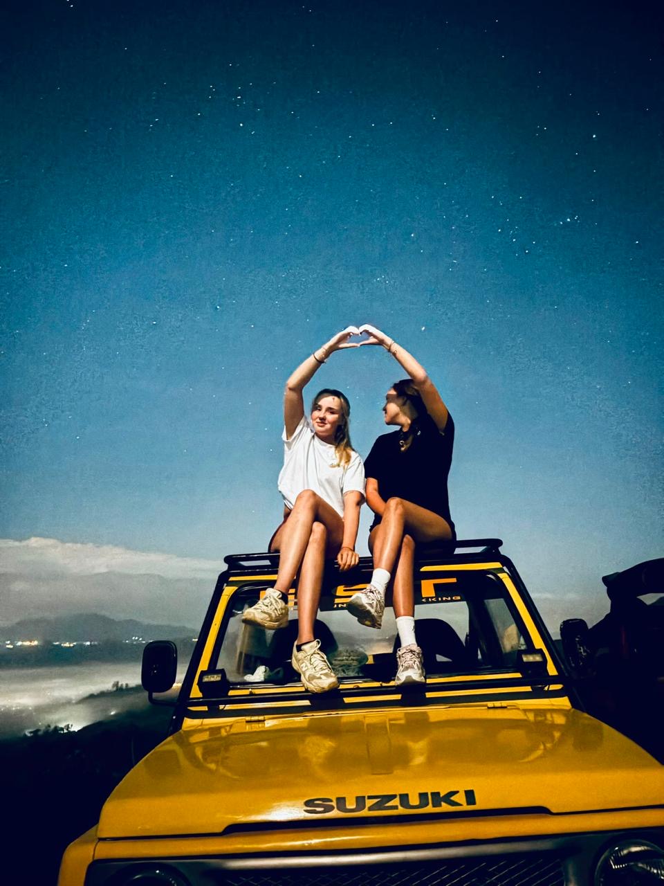 Jeep Sunrise Tour With Black Lava, Lake & Mount View + Breakfast